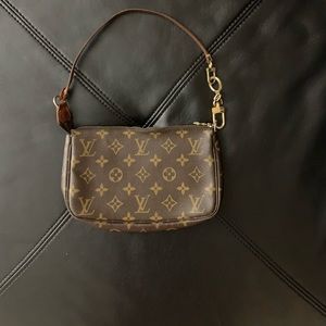 Louis vitton pochette